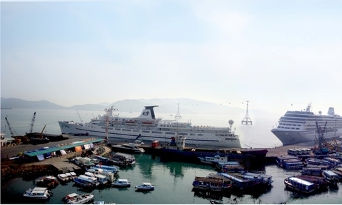 Lần đầu tiên 3 tàu quốc tế cùng cập Cảng Nha Trang