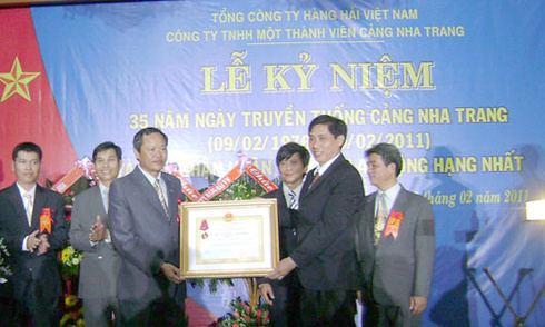 Cảng Nha Trang Đón nhận Huân chương Lao động hạng Nhất